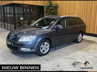 Skoda Octavia Combi 1.2 TSI Elegance Business Line Automaat. Leder. Trekhaak. Navi.