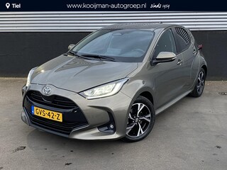 Toyota Yaris 1.5 Hybrid 115 First Edition Navigatie Apple CarPlay/Android Auto, achteruitrij camera, adaptieve cruise control, keyless, NL auto!