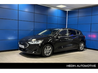 Ford Focus 1.0 EcoBoost Hybrid Titanium Ruim 6000 euro voordeel! Privacy glas, licht metalen velgen, klimaat control.