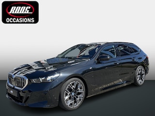 BMW 5-serie Touring 530e M Sport Edition Comfort toegang | Elect trekhaak | Origineel NL