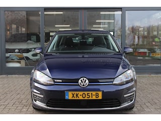 Volkswagen Golf | Trekhaak | Adaptive Cruise | Carplay | Parkeersensoren | Stoelverwarming | Navigatie |