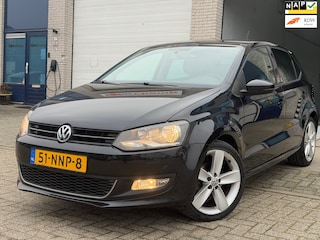 Volkswagen Polo 1.2 TSI Highline/ AUTOMAAT/ 5drs/ nap/ 3e EIG/ dealeronderhouden/ 1jaar apk/ volle opties.