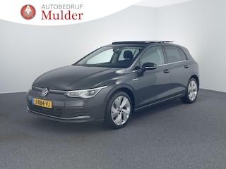 Volkswagen Golf 1.5 eTSI Style Pano | Camera | IQ Drive |