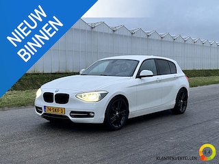 BMW 118i Business Automaat, Cruise, PDC voor en achter
