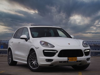 Porsche Cayenne 4.8 GTS - NIEUWSTAAT - SPORTUITLAAT -