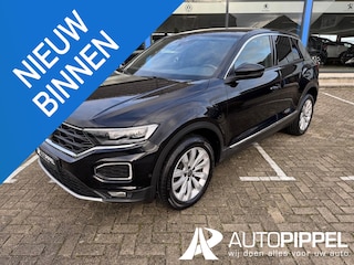 Volkswagen T-Roc 1.5 TSI Sport | LED | Camera | Navi | Cruise C. | St.kachel |