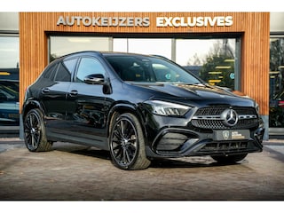 Mercedes-Benz GLA 180 AMG Line Panoramadak Adapt. Cruise Keyless Ambient