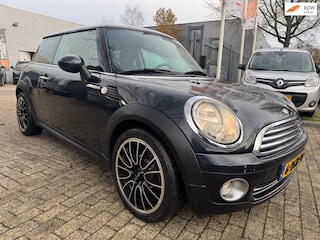Mini Cooper 1.6 Special 120 pk automaat, airco, cruise, elec pakket, 17 " 1/2 leder, rijd perfect, apk t/m 03-06-2026