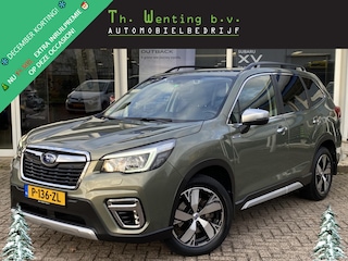 Subaru Forester 2.0i e-BOXER First Edition | Adaptieve Cruise Control | Stuurwielverwarming | Navigatie | Stoelverwarming voor + achter | Panoramadak | Afneembare trekhaak |