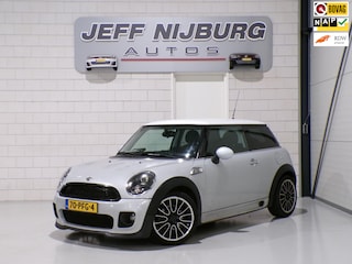 Mini Mini/Cabrio/Clubman/Countryman 1.6 JCW Camden "Origineel NL!" Cooper Xenon Harman-Kardon Bluetooth Navigatie Airco 17" Nieuwe-APK