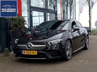 Mercedes-Benz A-klasse 200 Premium AMG Styling AUTOMAAT | Navi | Sfeerverlichting | ECC | PDC + Camera | LM Velgen