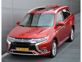 Mitsubishi Outlander PHEV 2.4 INSTYLE 4WD | PLUG IN HYBRID | V2G | FULL OPTIONS | SCHUIFDAK | ADAPTIEF CRUISE | TREKHAAK 1500KG | ALL SEASON BANDEN | ALL IN RIJKLAARPRIJS
