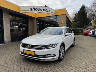 Volkswagen Passat Variant 1.6 TDI Highline Automaat Schuifdak