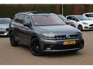 Volkswagen Tiguan 1.5 TSI Highline Business R-line / Panoramadak / Camera / Keyless / 20'' / Navigatie / Virtual Cockpit / Stoelverwarming / DAB / Dodehoek / ACC