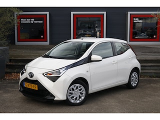 Toyota Aygo 1.0 VVT-i x-play | Automaat | Apple Carplay | Lage KM stand | Dealeronderhouden |