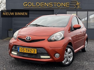 Toyota Aygo 1.0 VVT-i Dynamic Orange 2e Eigenaar,Airco,5 Deurs,N.A.P,Lm velgen,Zeer Zuinig,Nieuwe Apk bij Aflevering