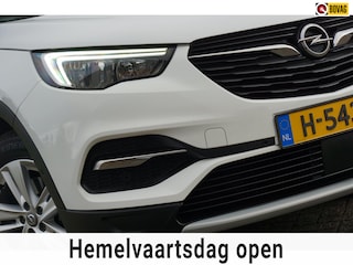 Opel Grandland X 1.2 Turbo Business Executive - Summit White - Panorama/Carplay/Clima