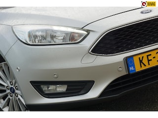 Ford Focus Wagon 1.0 Titanium Edition - Moondust Silver - Clima/Nav/Cruise