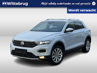 Volkswagen T-Roc 1.5 TSI 150PK DSG Sport / Panorama dak / Digitale Cockpit / Led / Achteruitrijcamera / ACC / Stuur & Stoelverwarming