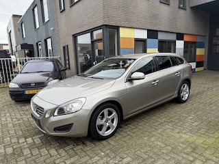 Volvo V60 1.6 T3 Momentum