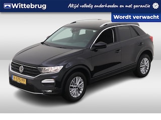 Volkswagen T-Roc 1.0 TSI 110pk Style / Navigatie / LM velgen / Parkeersensoren / Adaptive cruise control /