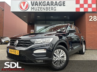 Volkswagen T-Roc 1.0 TSI Style // APPLE CARPLAY - ANDROID AUTO // PDC // CLIMA // STOELVERWARMING //