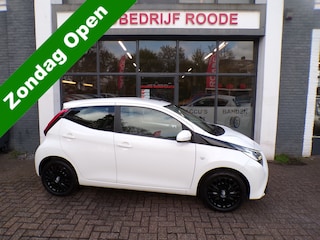 Toyota Aygo 1.0 VVT-i x-joy AUTOMAAT,1 EIGENAAR,ZEER MOOI !!!
