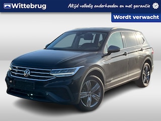 Volkswagen Tiguan 1.5 TSI 150PK DSG Life / 7 Persoons / Digitale Cockpit / Trekhaak / Achteruitrijcamera / Parkeersensoren V + A  /  Achterklep elektrisch / Lane Assist