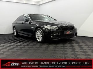 BMW 520i High Executive Leder, Navi, Parkeersensoren, Keyless start, Memory stoelen, Elektrische stoelen, Cruise control