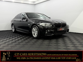 BMW 520i High Executive Leder, Navi, Parkeersensoren, Keyless start, Memory stoelen, Elektrische stoelen, Cruise control