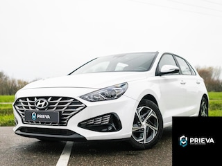 Hyundai i30 1.0 T-GDI Essential *Camera, Apple CarPlay*