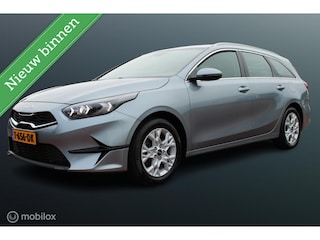 Kia Ceed Sportswagon 1.5 T-GDi 160 PK 4 cilinder DynamicLine, 1400KG Trekgewicht, Clima, Cruise, Navi, App connect, Pdc + Camera, Lmv, All season banden