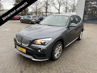 BMW X1 sDrive18d Executive | 1E EIGENAAR | 12MND GARANTIE | AUTOMAAT | NAVI | CRUISE | TREKHAAK |