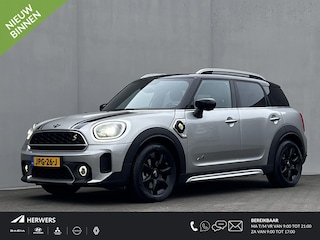Mini Countryman Cooper S E ALL4 AT / Plug-In / EAER 52 km / Leder / Navigatie / Elektrische klep / Elektrische stoelen / Adaptieve CC / Apple Carplay Android / Camera / 17" LM wielen met All Season banden /