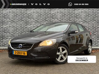 Volvo V40 1.6 T2 Momentum | Navigatie | Climate control | LED dagrijverlichting | Cruise control | Parkeersensoren achter | Origineel Nederlandse auto |