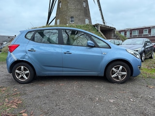 Hyundai ix20 1.4i Pro LET OP SCHADE RIJDT GOED