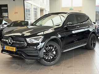 Mercedes-Benz GLC 300e 4MATIC Premium AMG PANO / BURMESTER / CAM /
