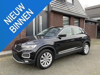 Volkswagen T-Roc 1.5 TSI Sport VIRTUAL DASBOARD | LED | TREKHAAK | ELEC. A. KLEP | ADAPTIVE CRUISE CONTROL | CAMERA | APPLE/ANDROID CARPLAY