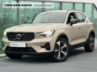 Volvo XC40 2.0 B4 Plus Dark Harman-Kardon premium sound system, Electr. verstelbare voorstoelen, Verwarmde voorstoelen + stuurwiel, Trekhaak semi electrisch, Parkeer camera.