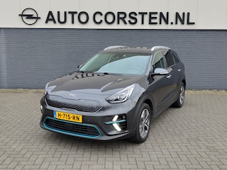 Kia Niro ExecutiveLine 64kWh Warmtepomp Leder Pdc Elek.Stoel+Memory Navi Ecc Camera Apple Carplay Android Auto Stoelverwarming+Koeling Stuurverwarming Lmv Privacy Glas DAB Vess Lane Assist Blind Spot 1e Eigenaar Origineel Nederlandse Auto Zeer compleet!