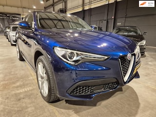 Alfa Romeo Stelvio 2.0 T AWD B-Tech - Stoel en Stuurverw - Memorystoel - Camera - Navigatie