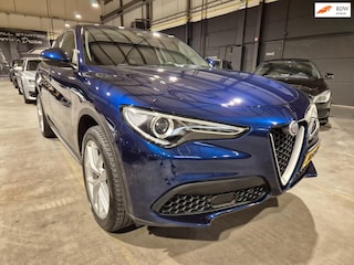 Alfa Romeo Stelvio 2.0 T AWD B-Tech - Stoel en Stuurverw - Memorystoel - Camera - Navigatie