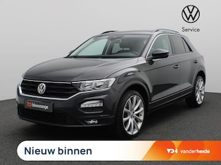 Volkswagen T-Roc 1.0 TSI Style 115PK 19" LM Velgen, Stoelverwarming, Parkeersensoren voor en achter, Navi, Clima