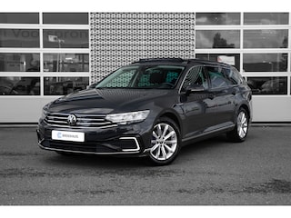 Volkswagen Passat Variant 1.4 TSI PHEV GTE Business 218pk | Panorama dak | Privacy glass | Navigatie | App connect | Adaptief cruise control | Stuur + stoelverwarming | Camera achter | 18"LMV
