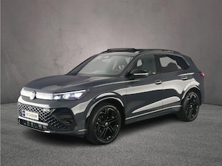 Volkswagen Tiguan R-Line Edition 1.5 eTSI 150pk DSG Automaat Trekhaak, Adaptive cruise control, 360 camera, Elektrische achterklep, Achteruitrijcamera