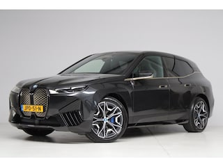 BMW iX XDrive50 High Executive 112 kWh | panoramadak skylounge | luchtvering | elek. trekhaak |adap. cruise | massage | SOH 94.3 %