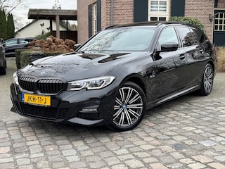 BMW 330 e touring XDrive M-sport autom 1/2leer,panodak,headup,trekhaak,lmv,laserled,navi