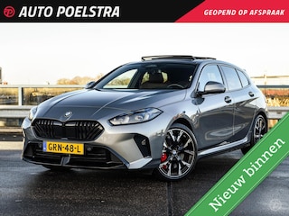 BMW 120 M Sportpakket Pro Panoramadak Harman Kardon HUD Rondomzicht Camera Matrix LED Keyless 19"