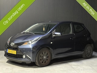 Toyota Aygo 1.0 VVT-i x-play - Multimedia - Camera - Airco - Cruise
