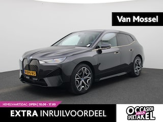 BMW iX xDrive40 Executive 77 kWh | NAVIGATIE | HEAD UP DISPLAY | STUUR- & STOELVERWARMING | CAMERA | HARMAN/KARDON |